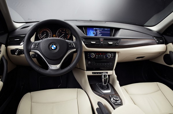 BMW X1_